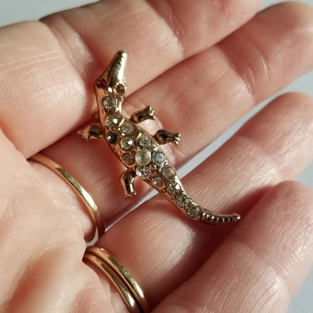 Vintage tiny lizard